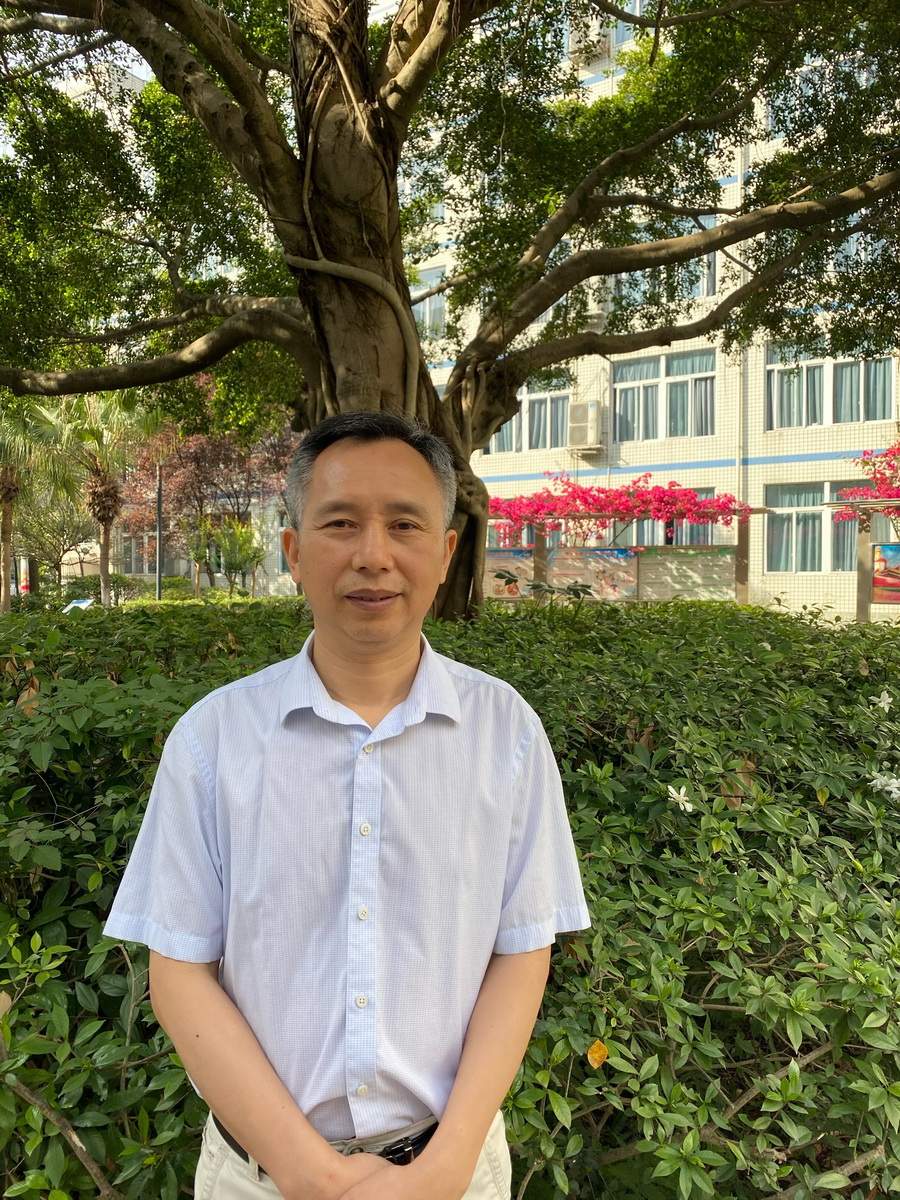 一片丹心育桃李   不負(fù)韶華寫(xiě)春秋